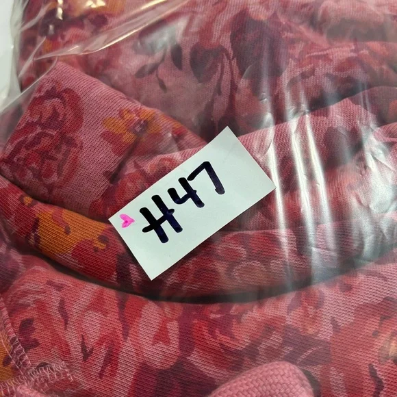 Old navy floral sweat set size small and medium - Picture 10 of 10